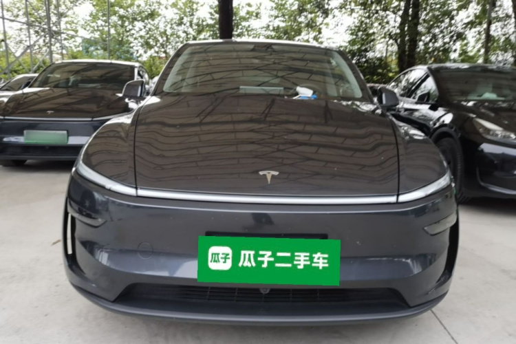 Tesla Model Y 2025 #3 Tesla Model Y 2025 immagine di auto #3