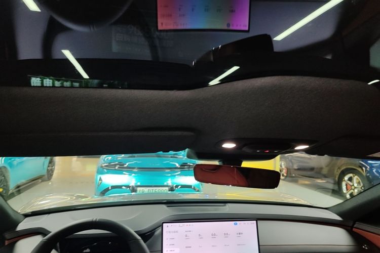 MI SU7 2024 immagine di auto #18