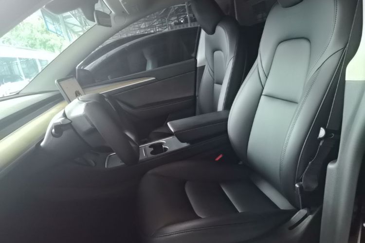 Tesla Model Y 2022 car image #15