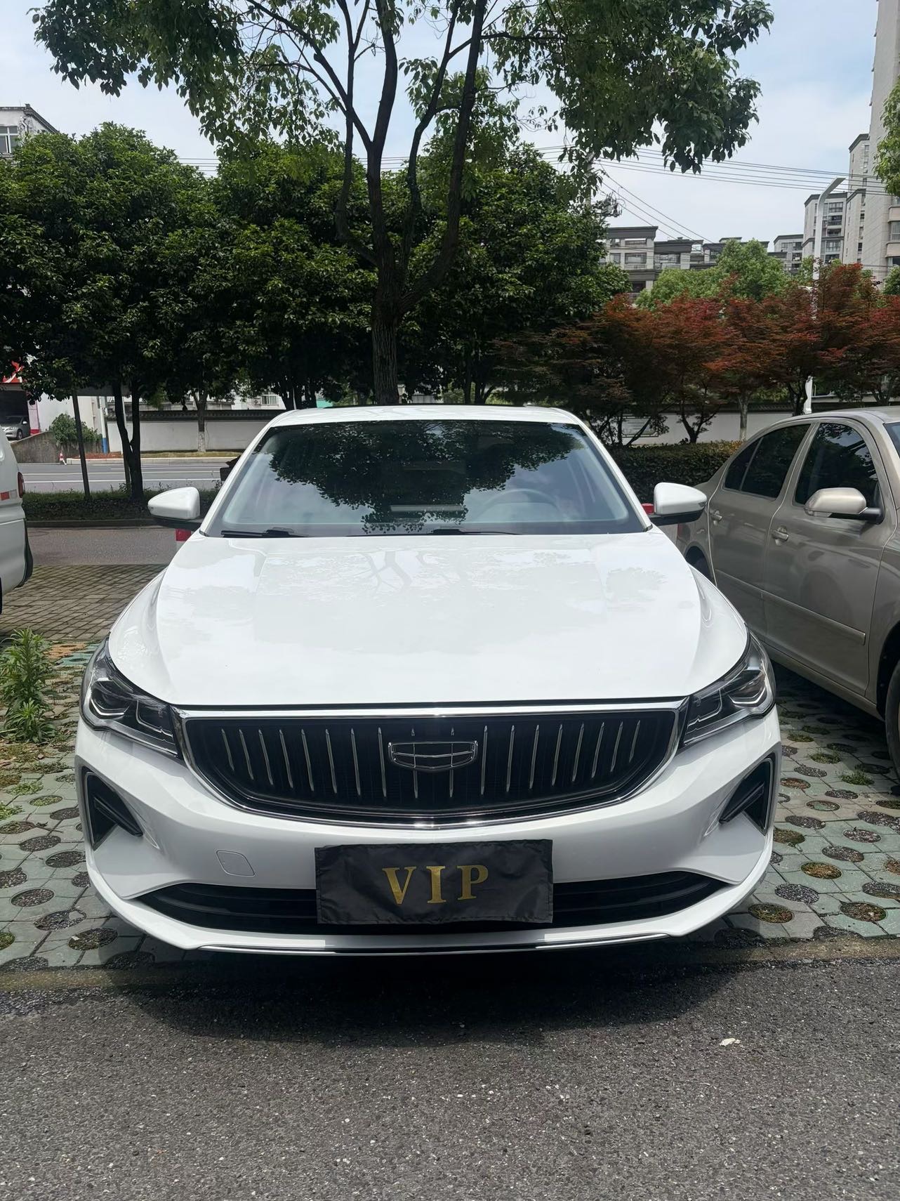 GEELY Emgrand 2023 car image #2