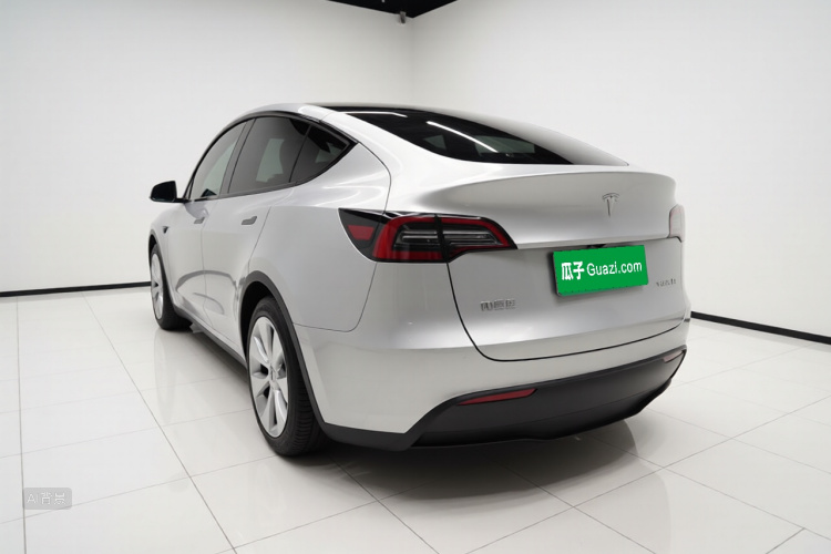 Tesla Model Y 2022 #5 Tesla Model Y 2022 car image #5