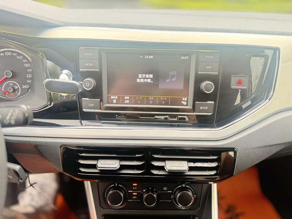 Volkswagen Polo 2019 car image #8