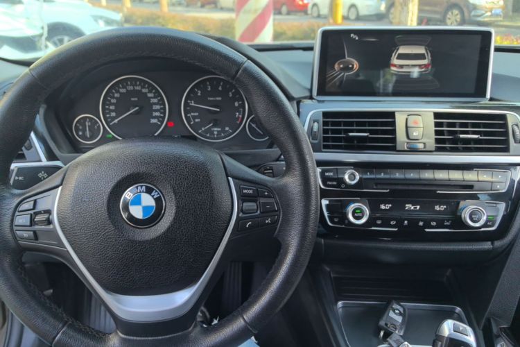 BMW 3 Series 2017 #10 BMW 3 Series 2017 изображение автомобиля #10