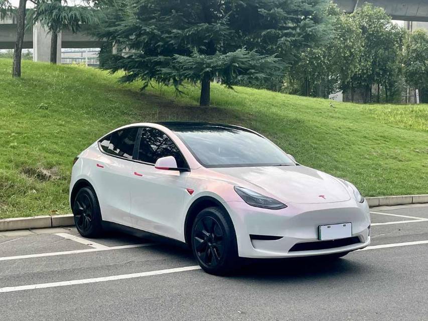 Tesla Model Y 2024 #3 Tesla Model Y 2024 car image #3