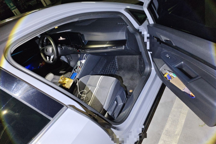 Volkswagen Golf 2022 car image #23