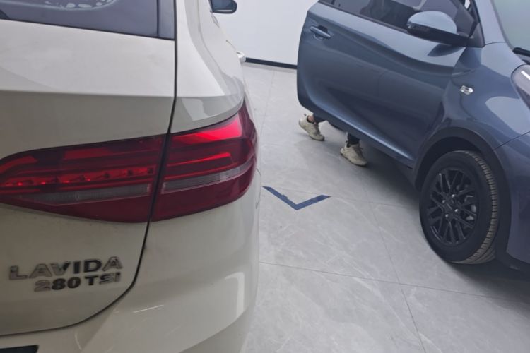 Volkswagen Lavida 2019 #8 Volkswagen Lavida 2019 car image #8
