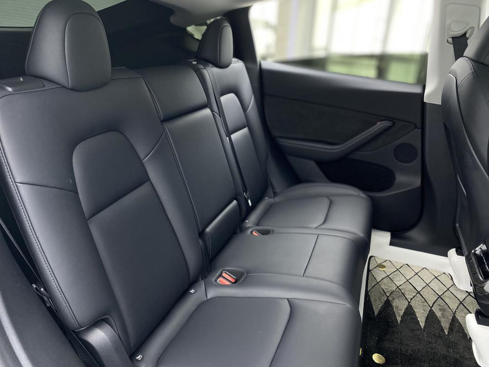 Tesla Model Y 2024 car image #30