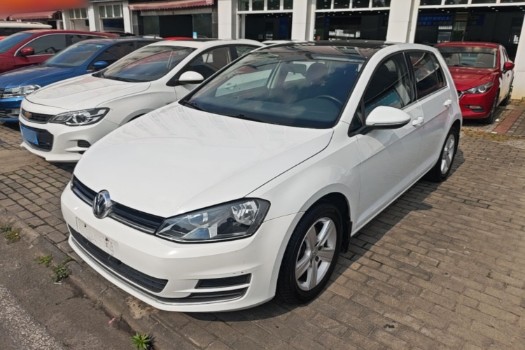 Volkswagen Golf 2016 car image #2