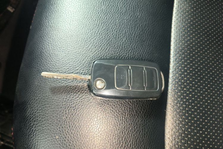 Volkswagen Polo 2016 car image #9