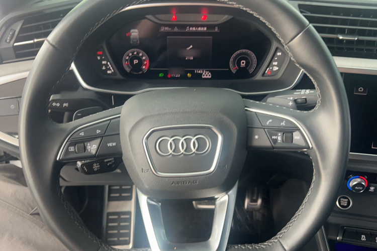 Audi Q3 2024 car image #15