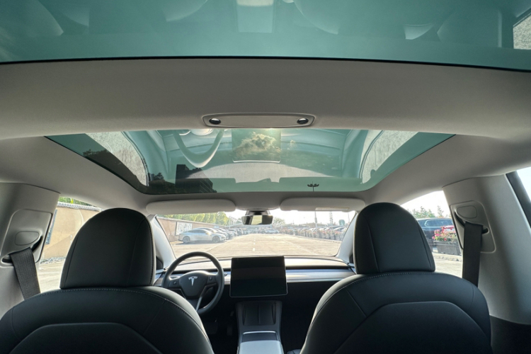 Tesla Model Y 2024 #17 Tesla Model Y 2024 car image #17