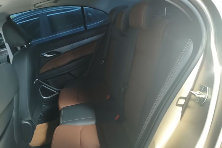 GEELY Emgrand 2021 car image #17