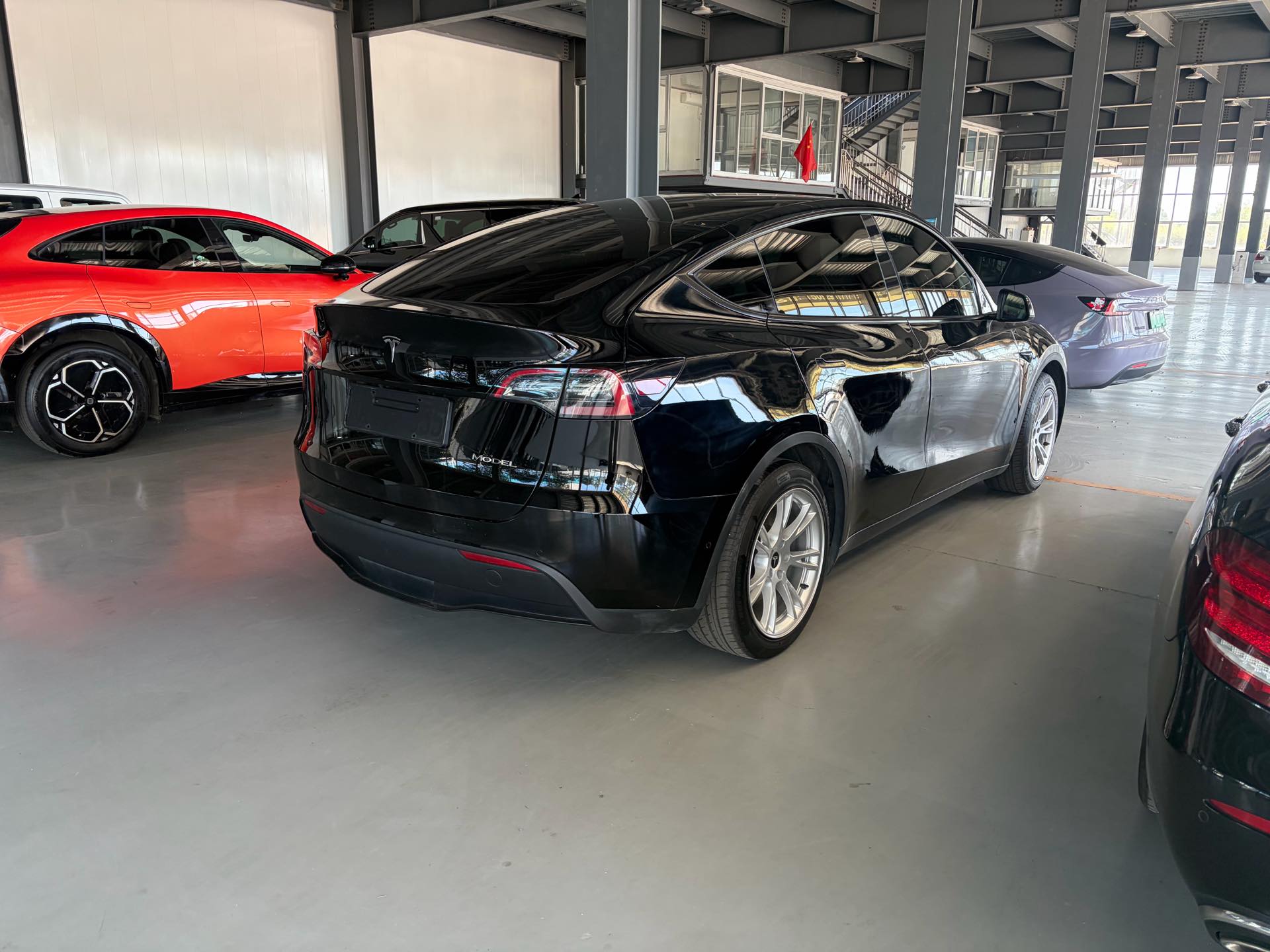 Tesla Model Y 2023 car image #5