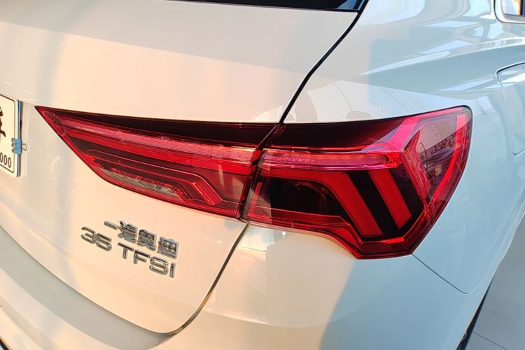 Audi Q3 2024 car image #8