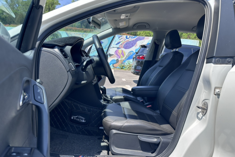 Volkswagen Polo 2018 car image #11