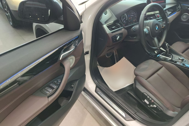 BMW X1 2021 car image #12