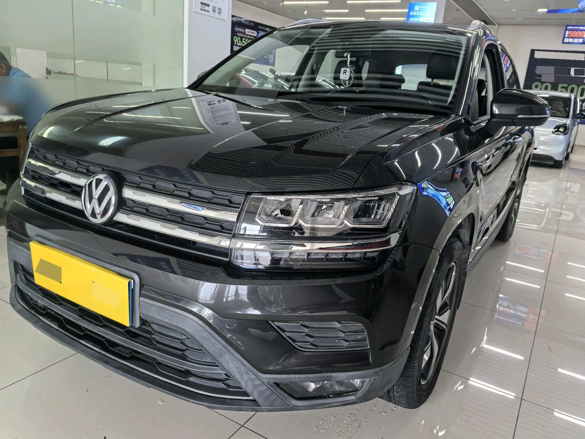 2020 immagine di auto 