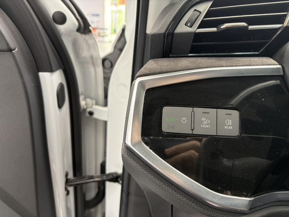 Audi Q3 2019 #18 Audi Q3 2019 car image #18