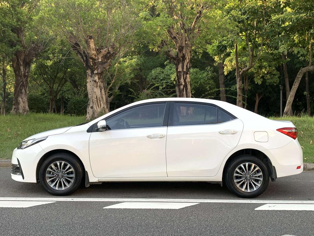 Toyota Corolla 2017 immagine di auto #3