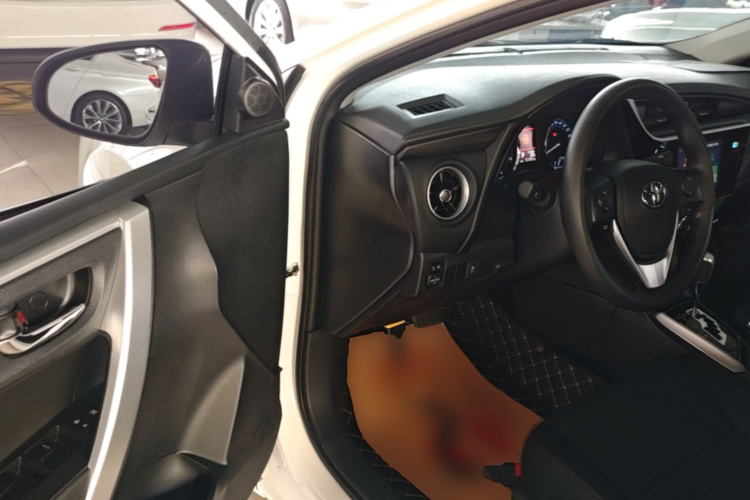 Toyota Corolla 2018 #16 Toyota Corolla 2018 car image #16