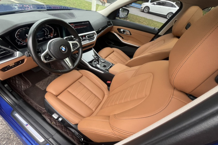 BMW 3 Series 2020 car image #13