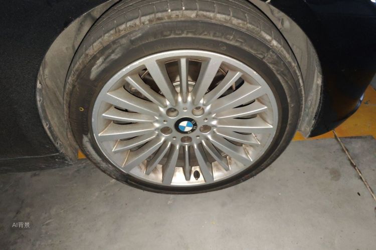 BMW 3 Series 2018 immagine di auto #9