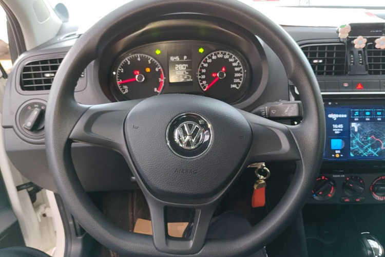 Volkswagen Polo 2018 #15 Volkswagen Polo 2018 car image #15