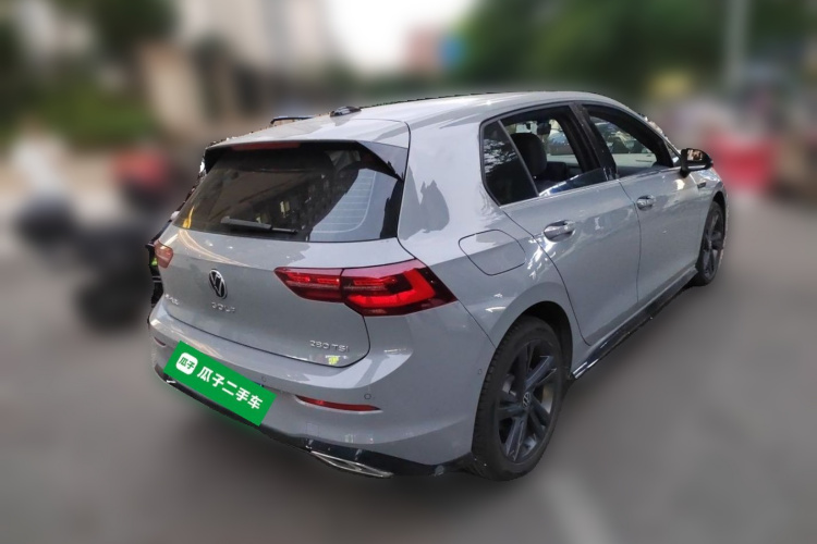 Volkswagen Golf 2023 car image #5