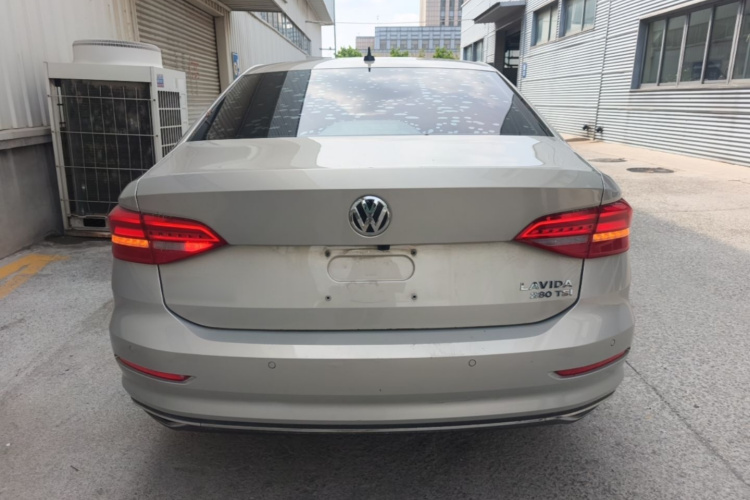Volkswagen Lavida 2019 car image #6
