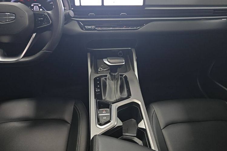 GEELY Emgrand 2024 #14 GEELY Emgrand 2024 car image #14