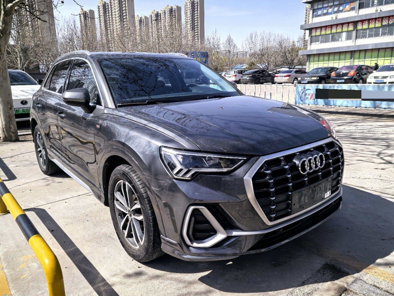 Audi Q3 2023 car image #2