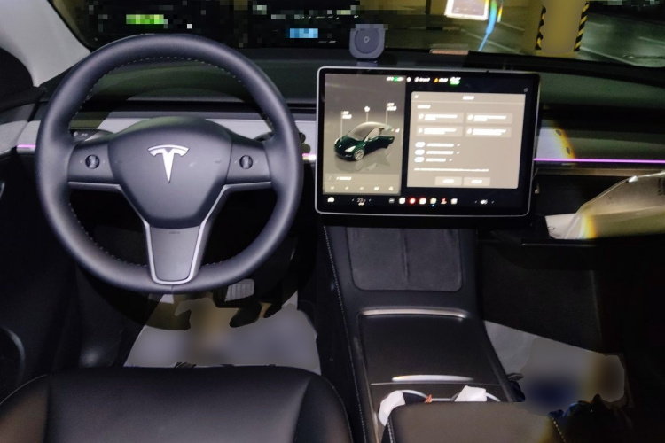 Tesla Model Y 2024 immagine di auto #7