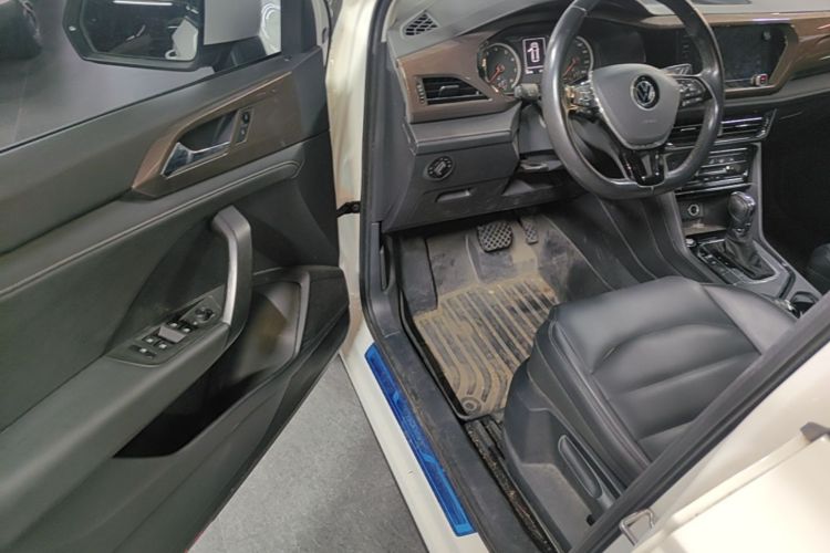 Volkswagen Tharu 2021 car image #16