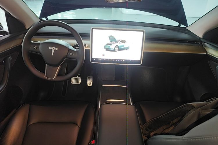 Tesla Model Y 2022 immagine di auto #11