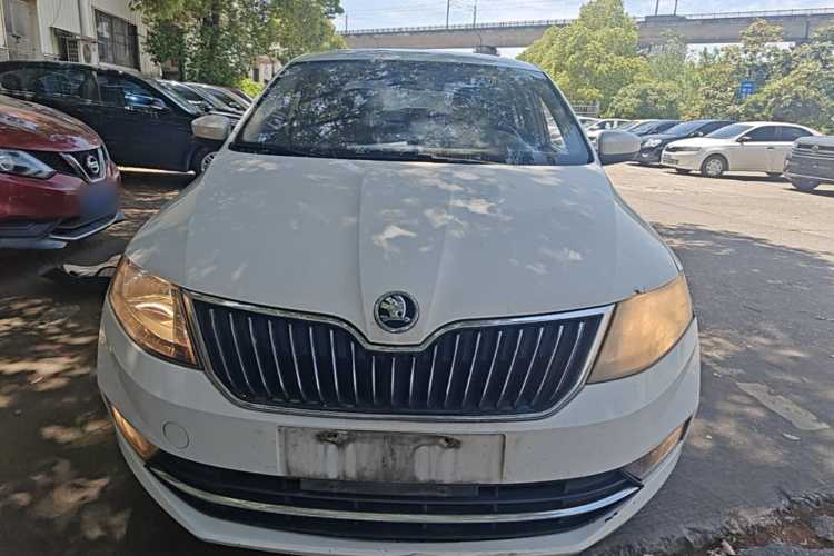 Skoda Rapid 2019 #3 Skoda Rapid 2019 image de voiture #3