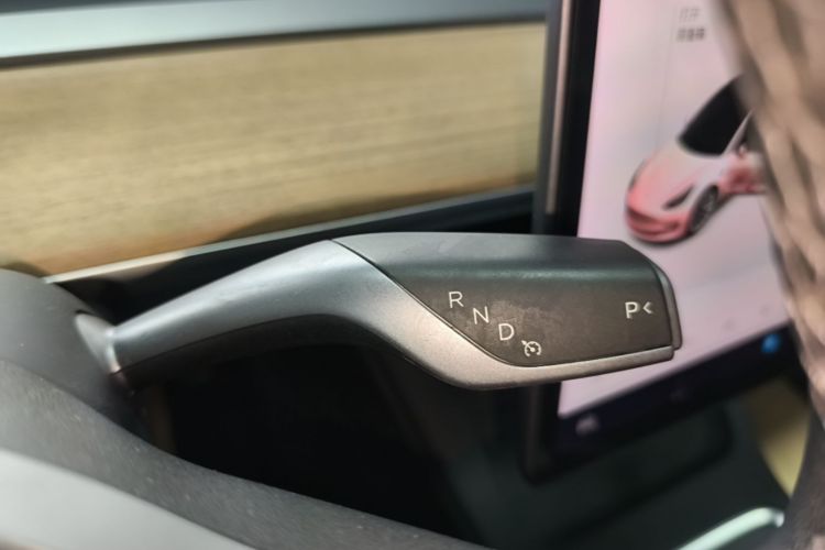 Tesla Model 3 2021 car image #18