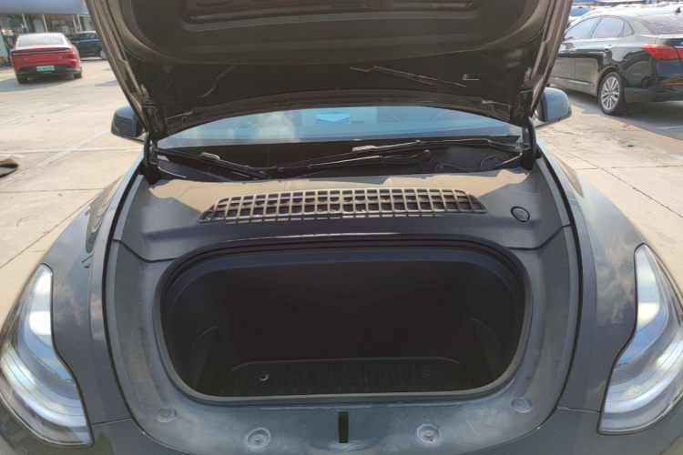 Tesla Model Y 2022 car image #22