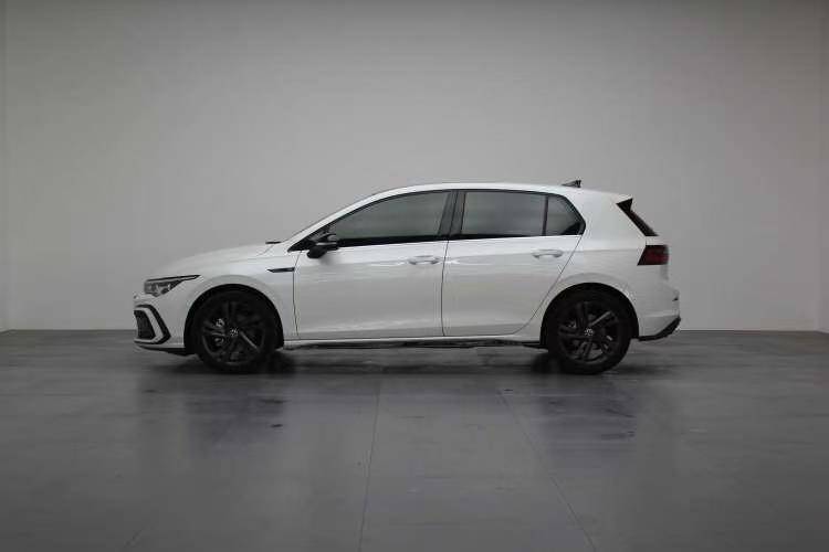 Volkswagen Golf 2024 car image #3