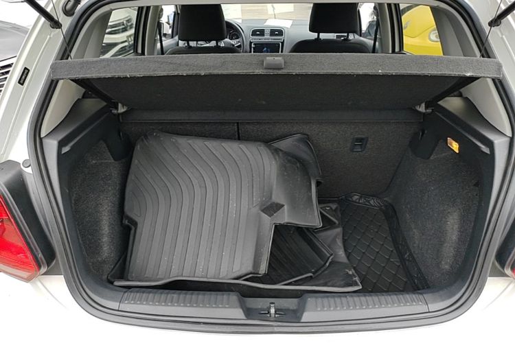 Volkswagen Polo 2019 car image #19