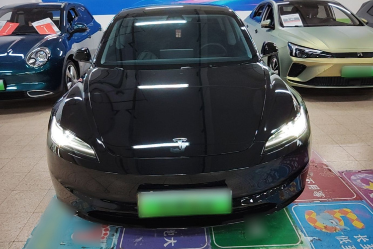 Tesla Model 3 2024 car image #3