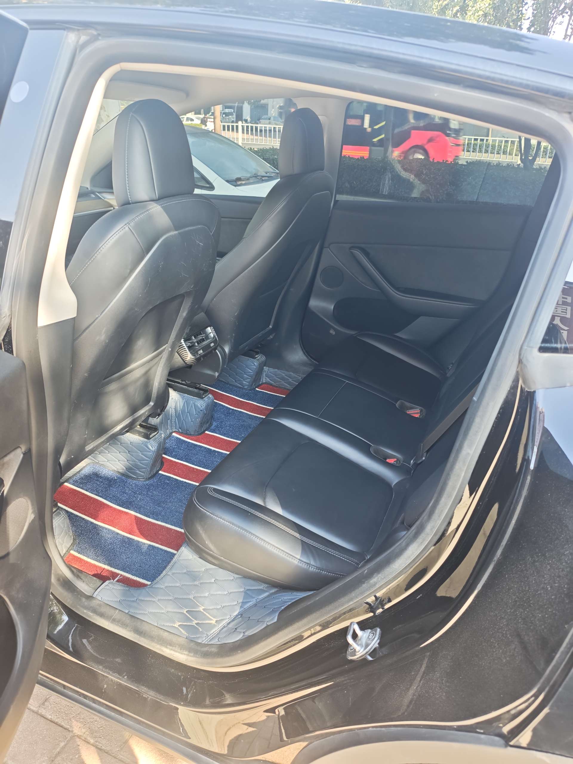 Tesla Model Y 2022 car image #8