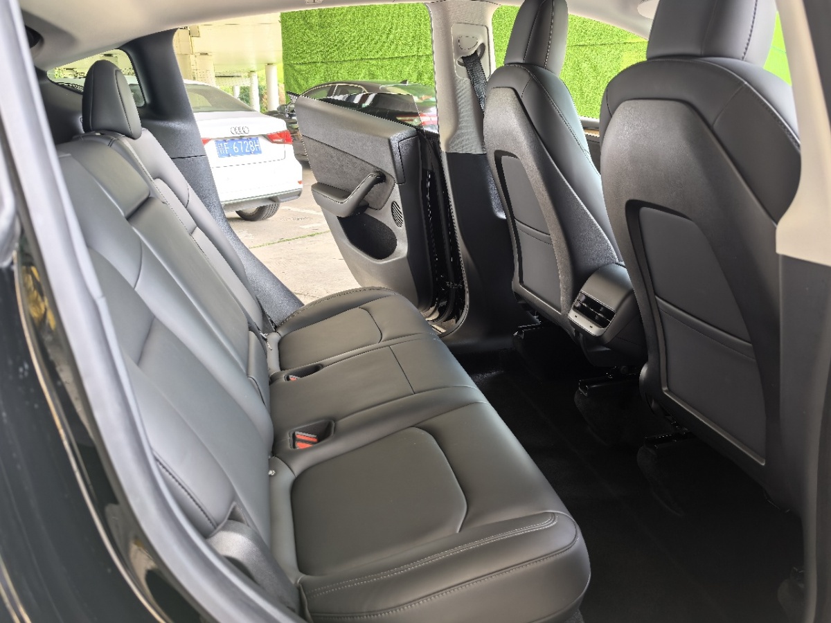 Tesla Model Y 2022 #9 Tesla Model Y 2022 car image #9