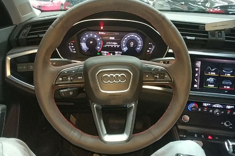 Audi Q3 2020 #11 Audi Q3 2020 car image #11