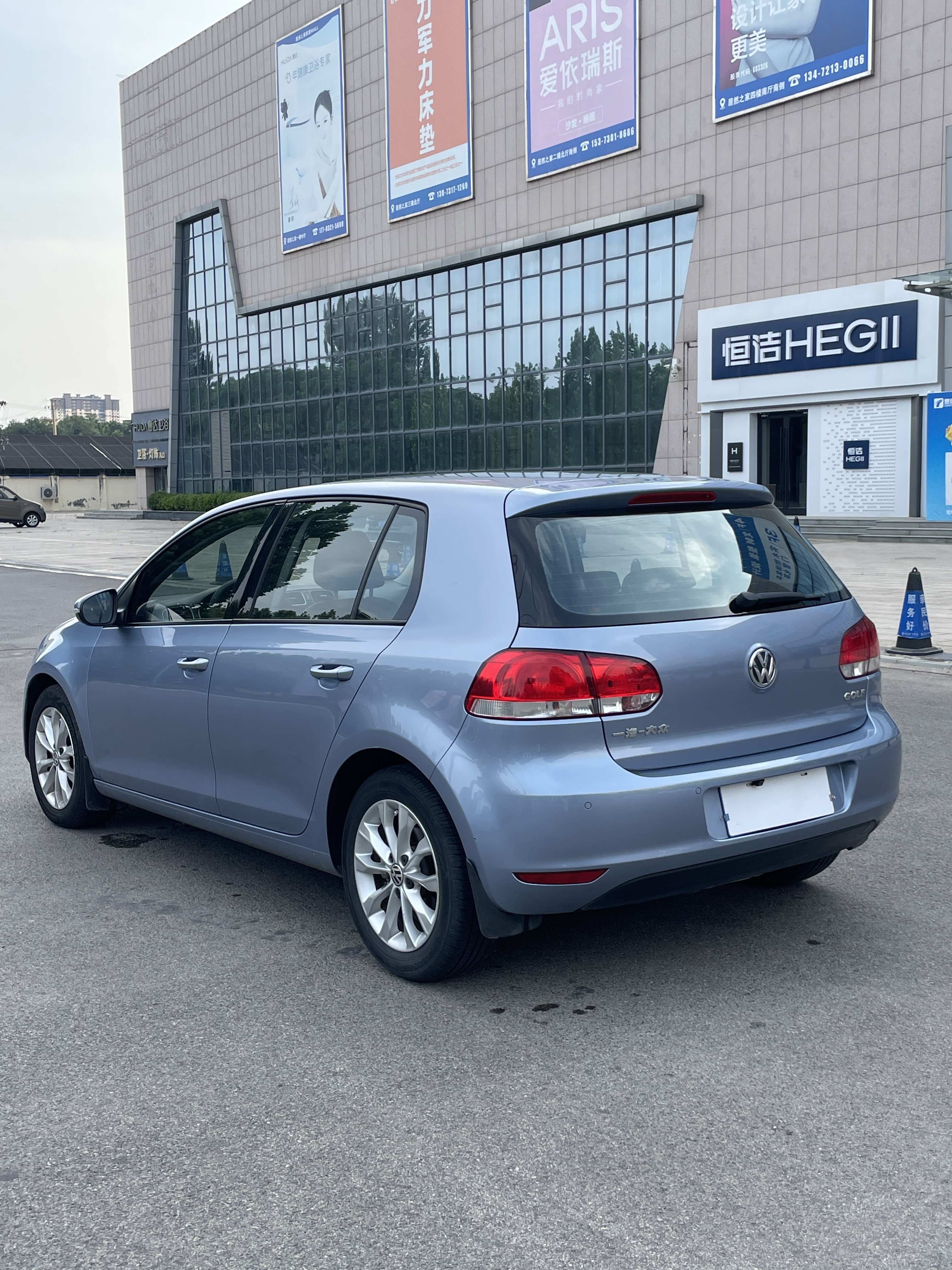 Volkswagen Golf 2012 car image #9