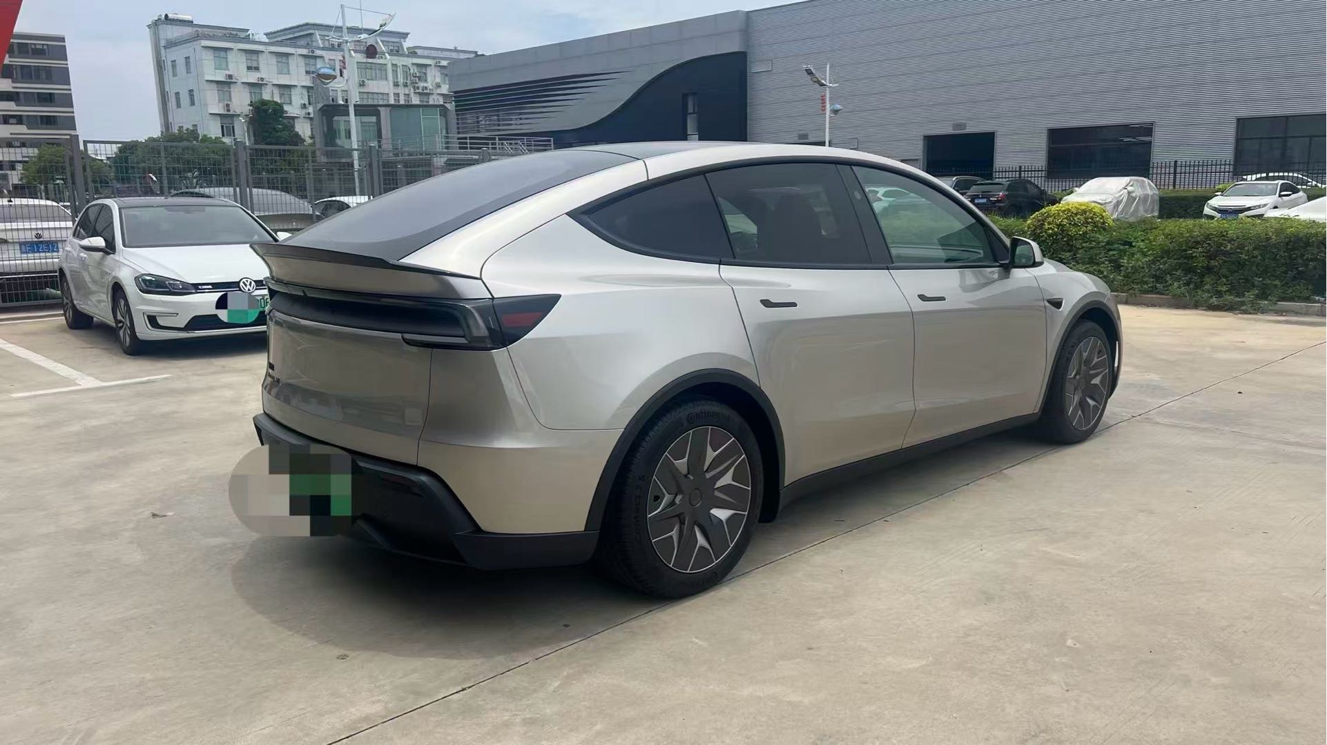 Tesla Model Y 2026 #9 Tesla Model Y 2026 car image #9