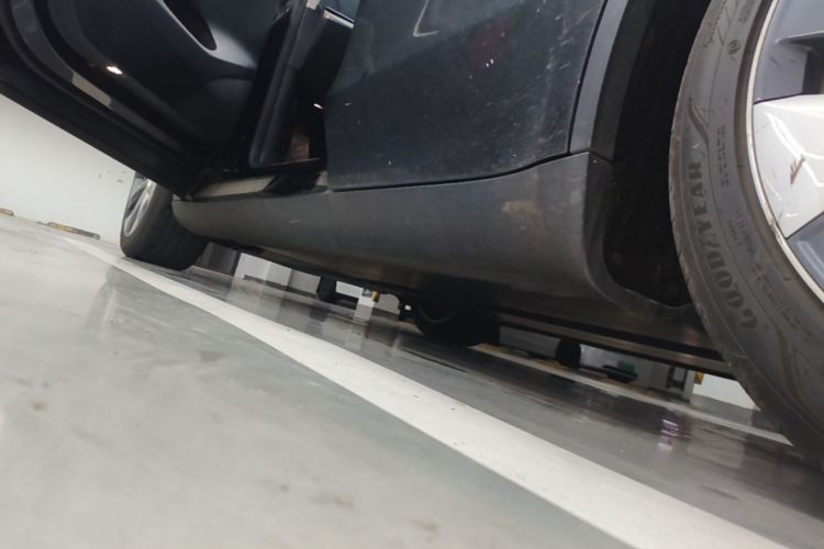 Tesla Model Y 2023 car image #27