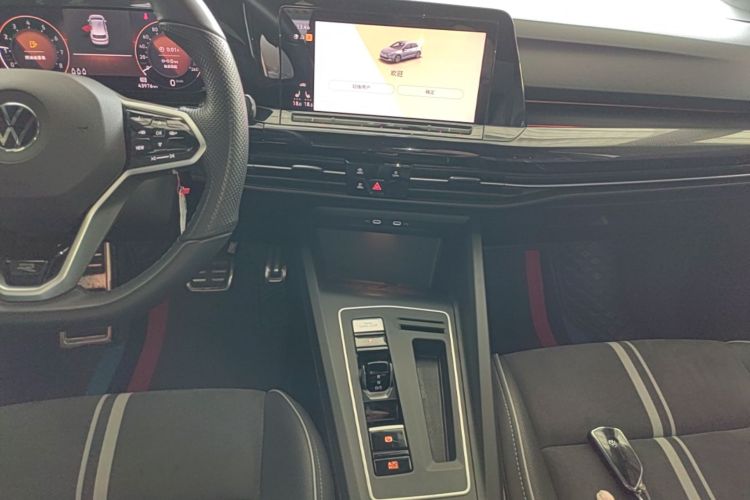 Volkswagen Golf 2022 car image #16