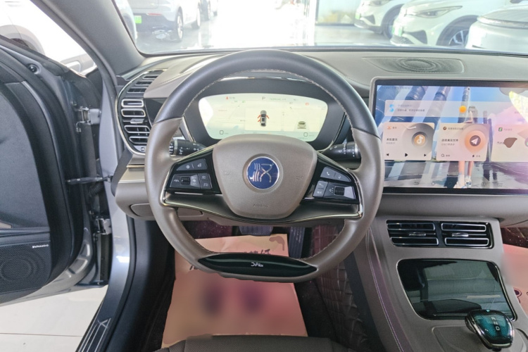 BYD Han 2023 car image #11