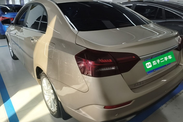 GEELY Emgrand 2021 car image #5
