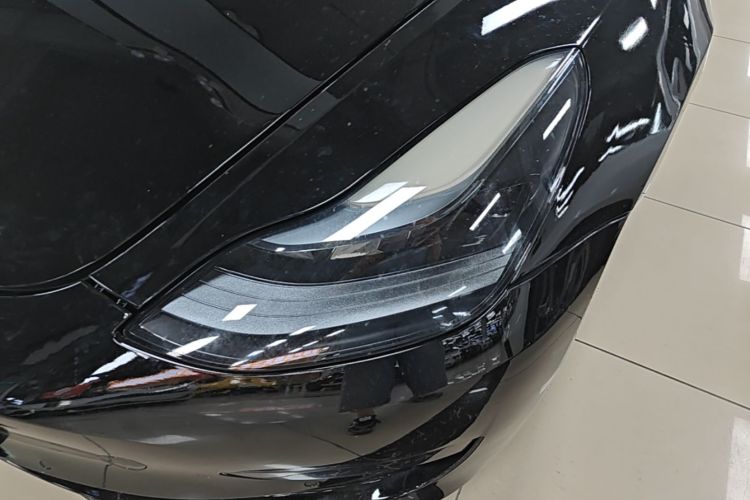 Tesla Model 3 2023 car image #23